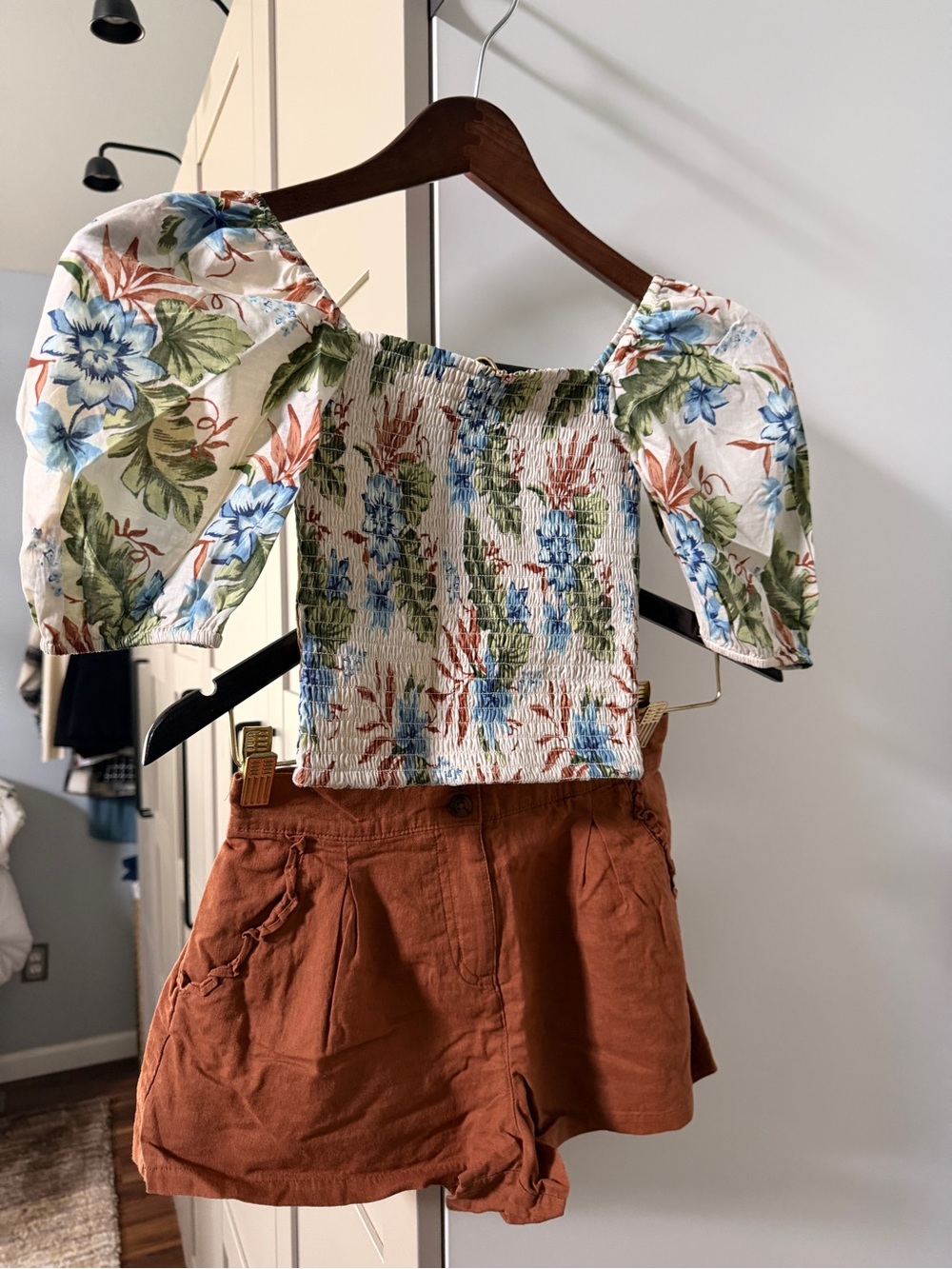 Janie and Jack White Floral Smocked Puff-Sleeve Crop Top and short set.